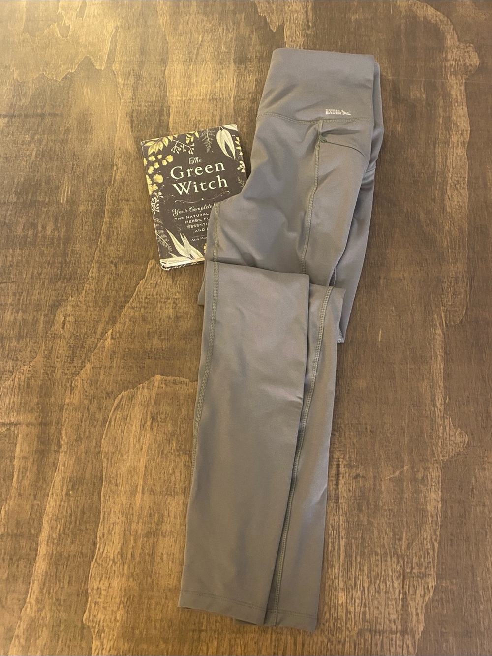 Eddie Bauer Trail Tight Olive Green Leggings